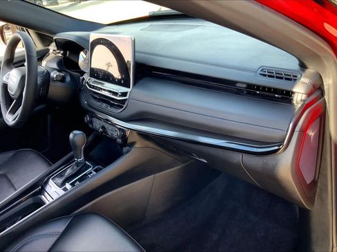 Used 2026 Jeep Compass Limited image 19