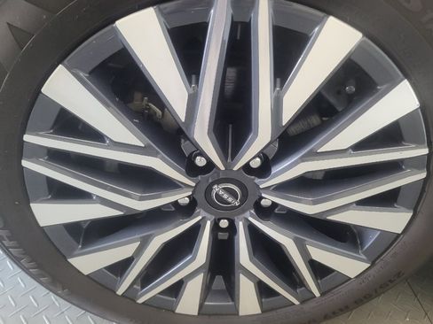 Used 2025 Nissan Altima 2.5 SV FWD image 31