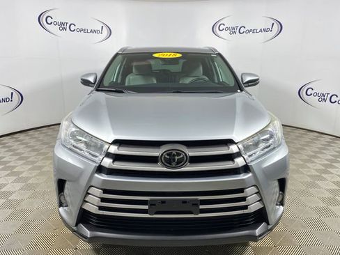 Used 2018 Toyota Highlander XLE image 2