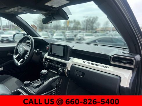 Used 2024 Toyota Tacoma TRD Off-Road image 6