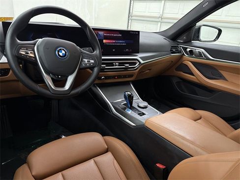 Used 2023 BMW i4 eDrive40 w/ Premium Package image 18