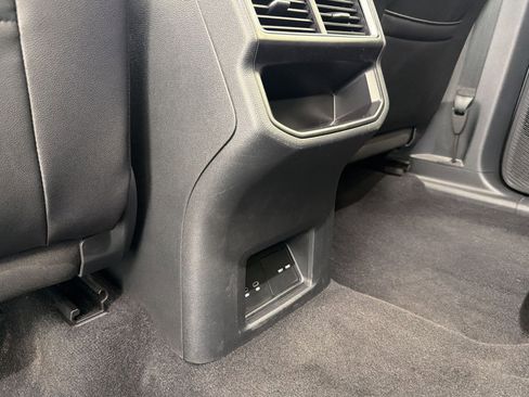 Used 2025 Volkswagen Atlas Cross Sport SE FWD image 30