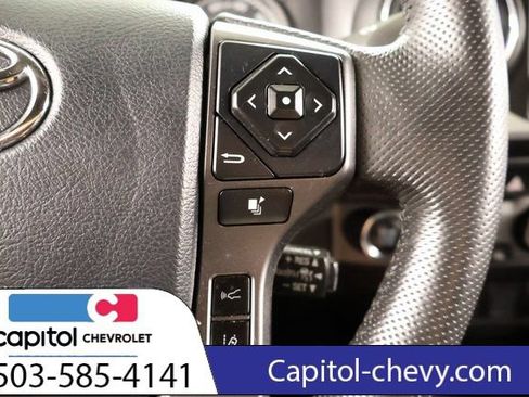 Used 2019 Toyota Tacoma TRD Off-Road w/ TRD Premium Off Road Package AWD/4WD image 21