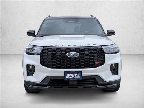 Used 2025 Ford Explorer ST AWD/4WD image 2