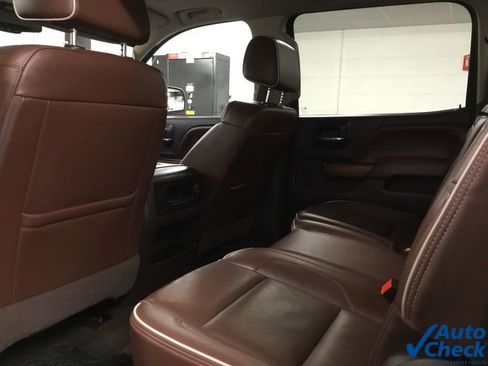 Used 2017 Chevrolet Silverado 1500 High Country image 34