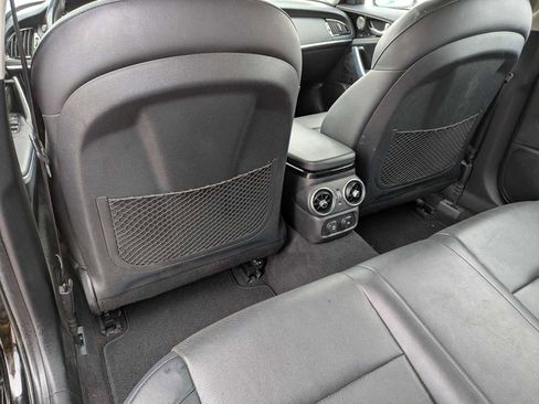Used 2018 Kia Stinger Premium RWD image 16