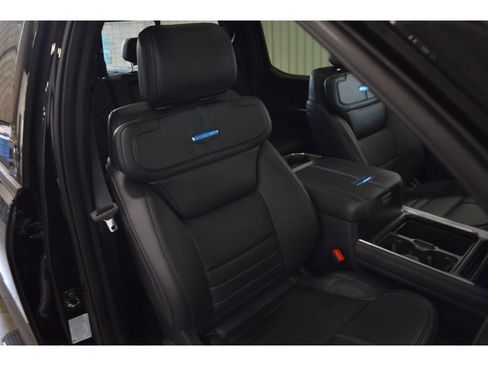 New 2025 Ford F350 Platinum w/ FX4 Off-Road Package image 36