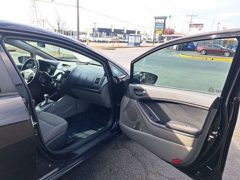 Used 2016 Kia Forte LX FWD image 16