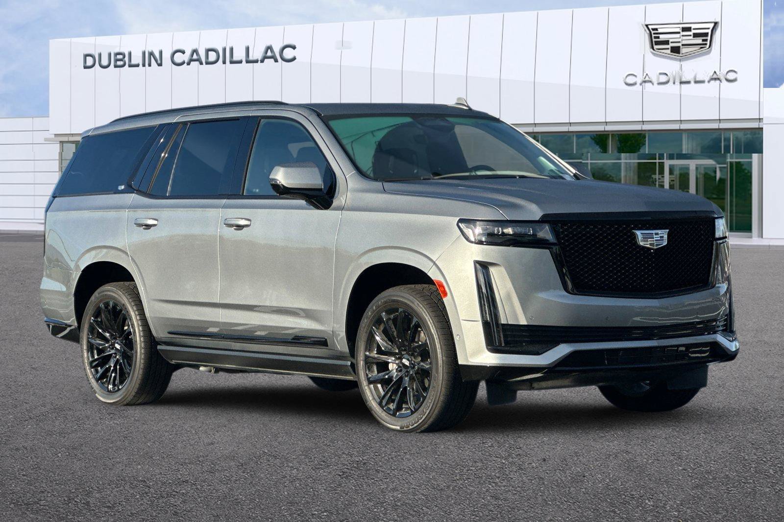 Used 2023 Cadillac Escalade Sport Platinum w/ LPO, ONYX Package AWD/4WD image 2