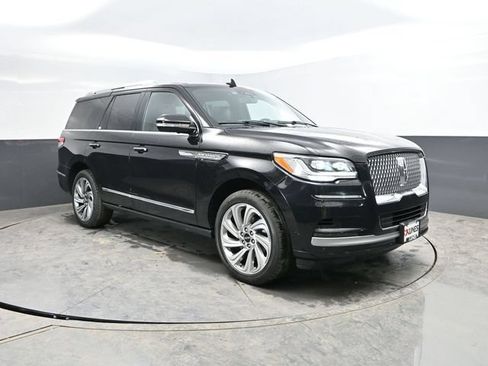 Used 2024 Lincoln Navigator Reserve AWD/4WD image 5