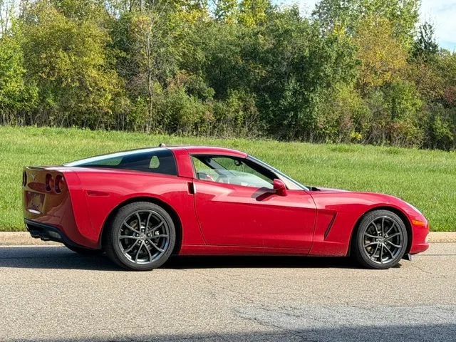 Used 2005 Chevrolet Corvette Coupe w/ Preferred Equipment Group RWD image 13
