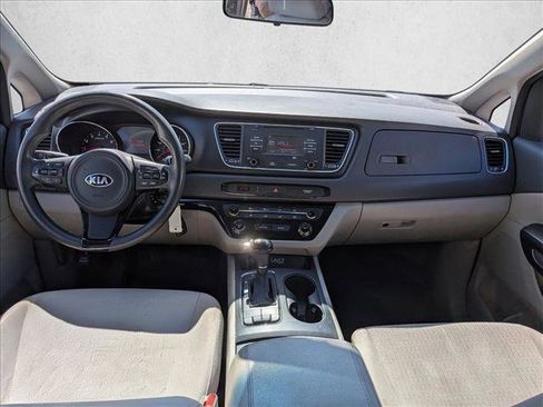 Used 2016 Kia Sedona LX w/ Option Group 020 FWD image 16
