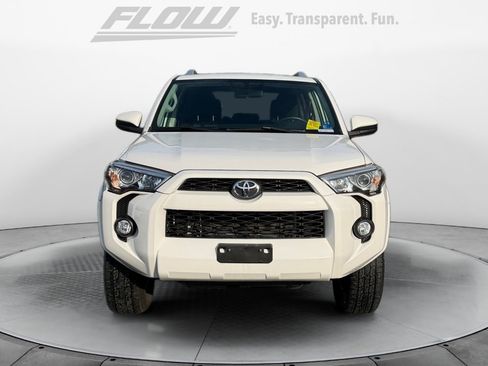 Certified 2016 Toyota 4Runner SR5 AWD/4WD image 3