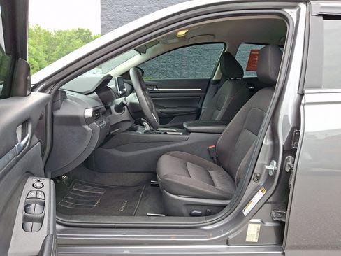 Used 2022 Nissan Altima 2.5 SV FWD image 15