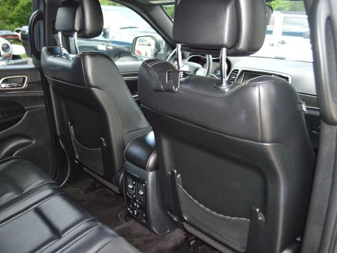 Used 2017 Jeep Grand Cherokee Limited w/ Luxury Group II AWD/4WD image 29