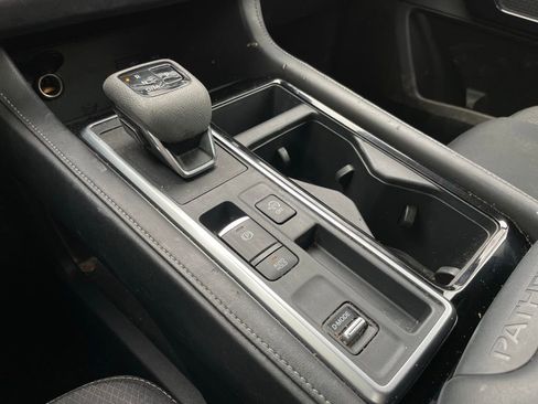 Used 2024 Nissan Pathfinder SV w/ Cargo Package image 21