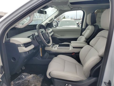 New 2026 Lincoln Navigator Reserve w/ Jet Appearance Package image 12