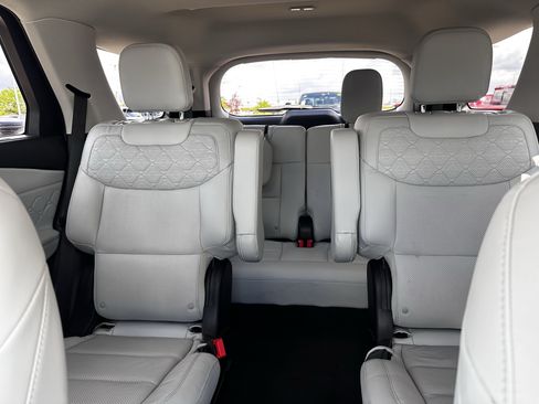 Certified 2025 Ford Explorer Platinum w/ Ultimate Package AWD/4WD image 13