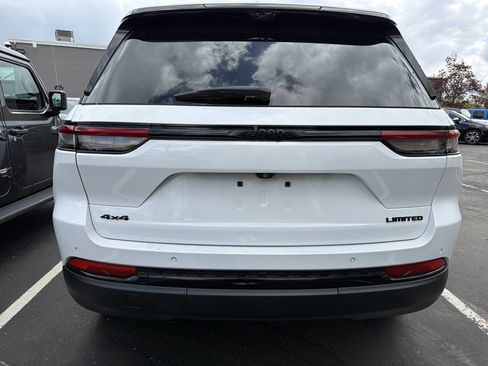 Certified 2023 Jeep Grand Cherokee Limited w/ Luxury Tech Group II AWD/4WD image 6