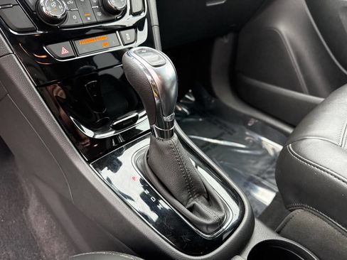 Used 2019 Buick Encore Essence image 20