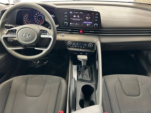 Used 2023 Hyundai Elantra SEL FWD image 16
