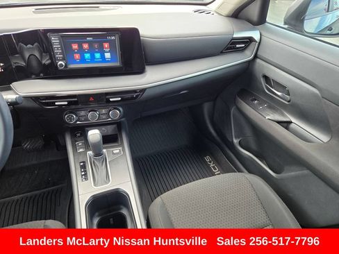 Used 2025 Nissan Kicks S AWD/4WD image 16