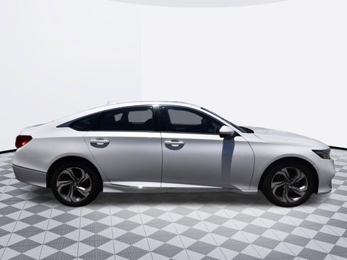Used 2018 Honda Accord EX image 5