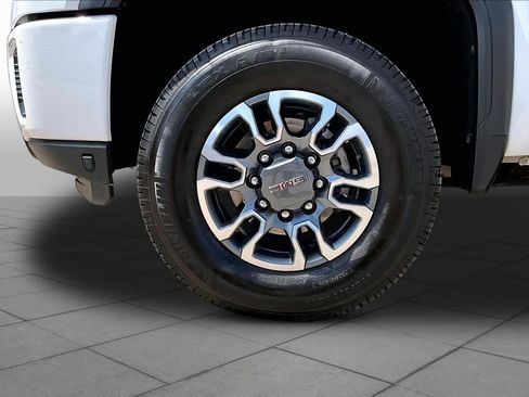 Used 2021 GMC Sierra 2500 AT4 AWD/4WD image 11