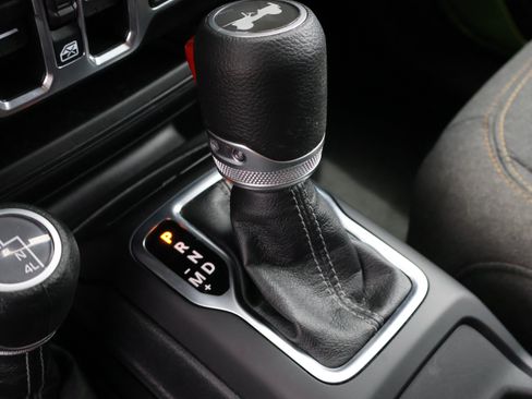 Used 2025 Jeep Wrangler Unlimited Sport AWD/4WD image 27