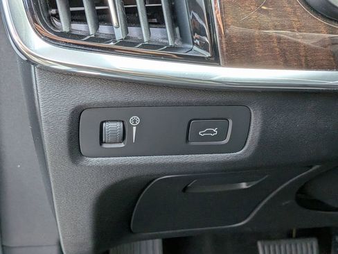 Used 2018 Volvo S90 T5 Momentum AWD/4WD image 15