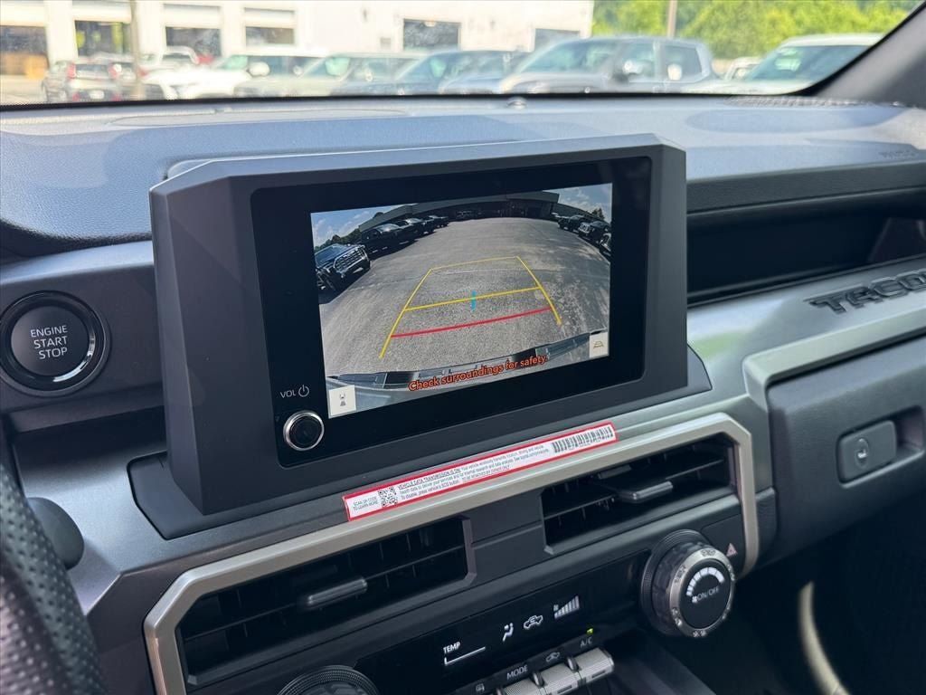 Used 2025 Toyota Tacoma SR5 AWD/4WD image 27