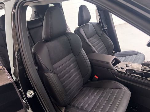 New 2025 Mitsubishi Outlander SE image 15