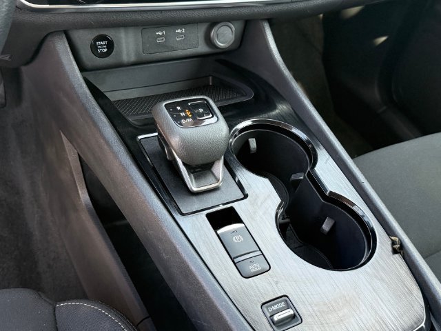 Used 2024 Nissan Rogue S FWD image 19