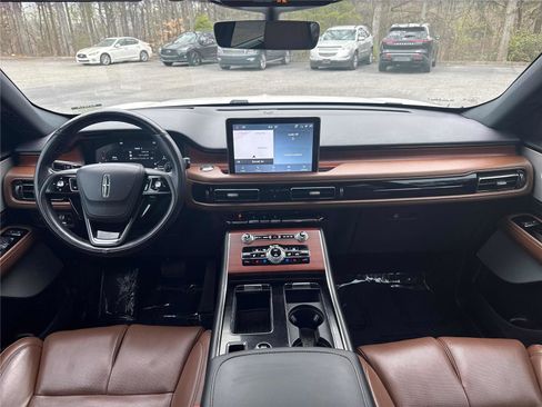 Used 2022 Lincoln Aviator Reserve w/ Equipment Group 201A image 12