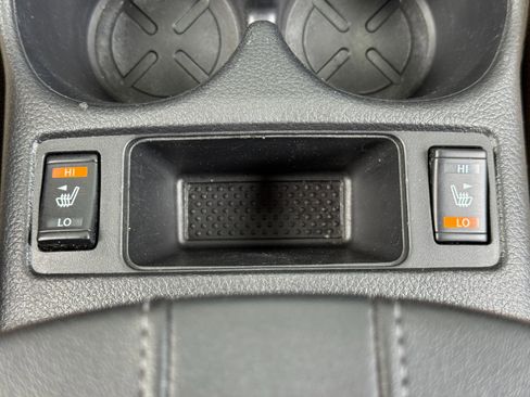 Used 2020 Nissan Rogue SV FWD image 28