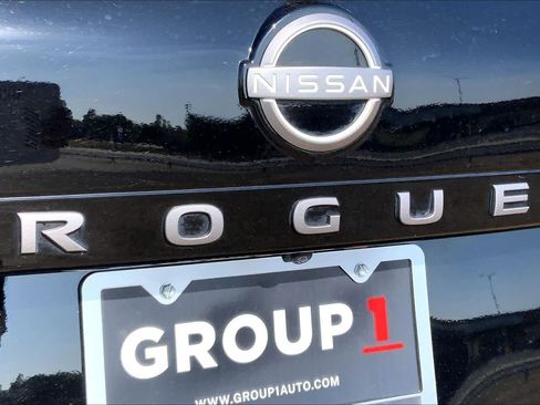 Used 2025 Nissan Rogue SV FWD image 10