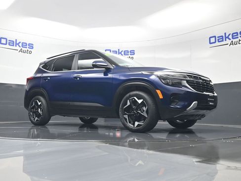 Certified 2024 Kia Seltos EX image 40