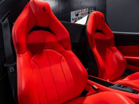 Used 2023 Ferrari F8 Tributo RWD image 8
