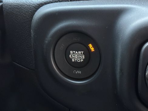 Used 2023 Jeep Wrangler Unlimited Sahara AWD/4WD image 15