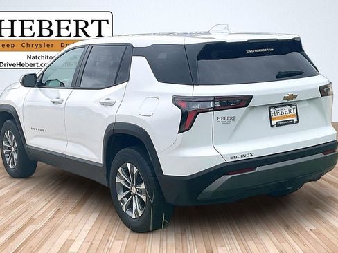 Used 2026 Chevrolet Equinox LT FWD image 10