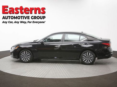 Used 2024 Nissan Altima 2.5 SV FWD image 61
