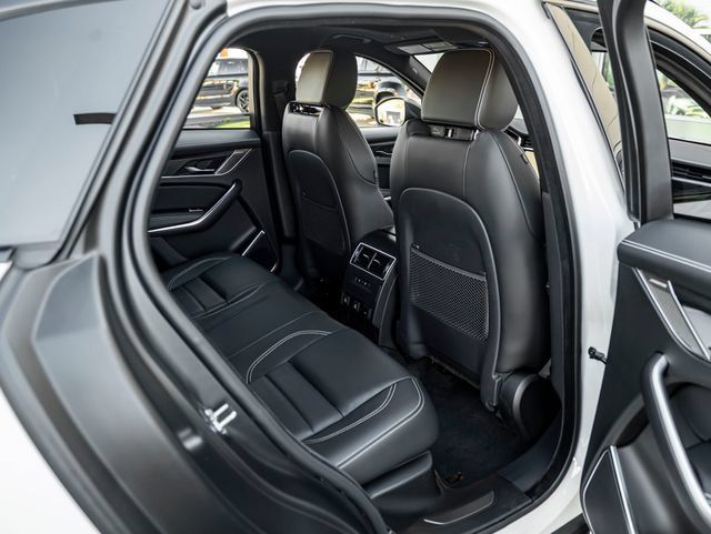 Certified 2025 Jaguar F-PACE R-Dynamic S AWD/4WD image 32