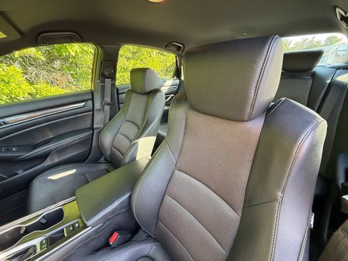 Used 2019 Honda Accord Sport image 29