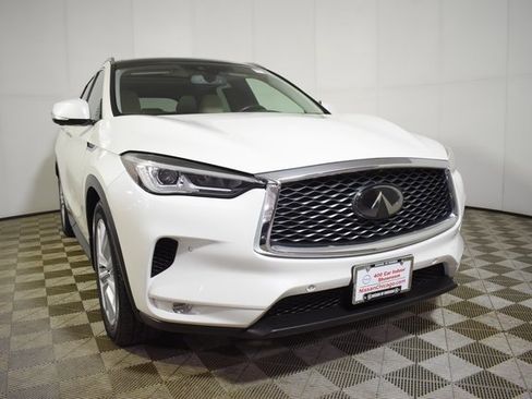 Used 2019 INFINITI QX50 Essential w/ Premium Heat Package image 3