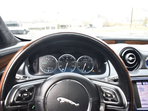 Used 2013 Jaguar XJ L Supercharged image 28