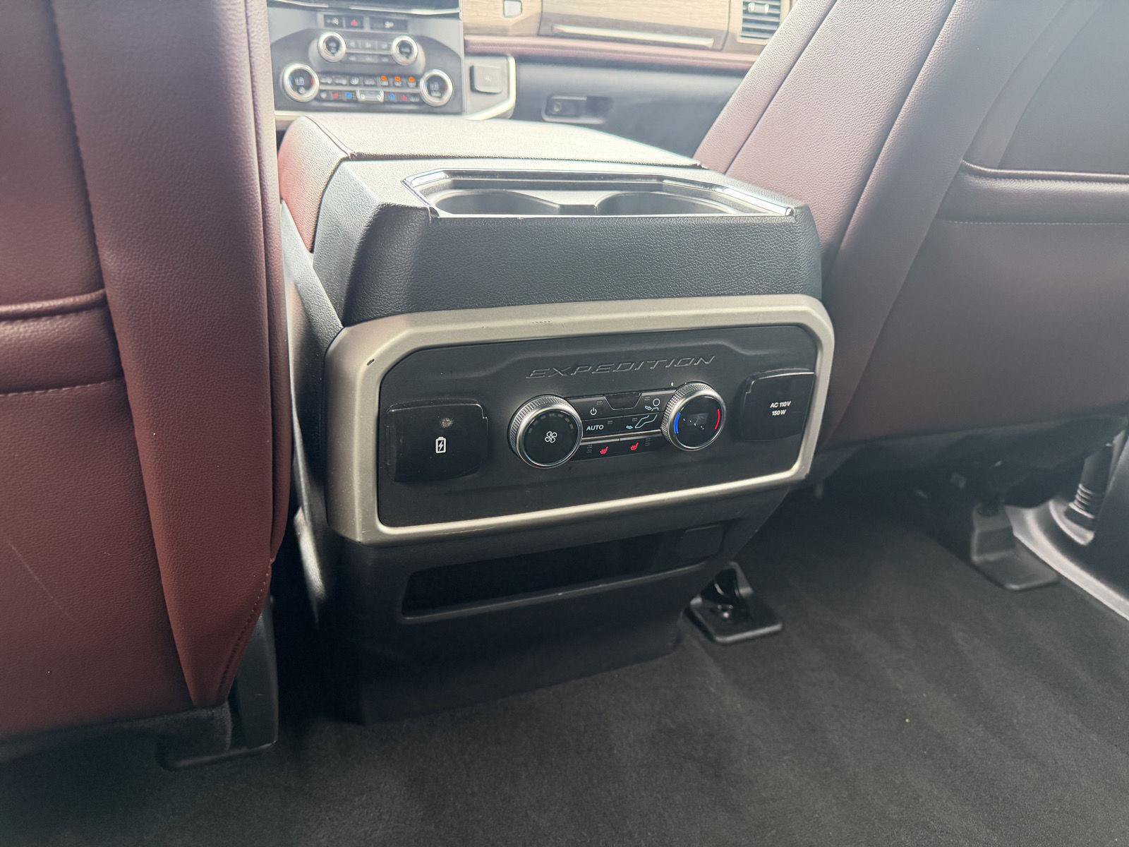 Used 2024 Ford Expedition Limited RWD image 9