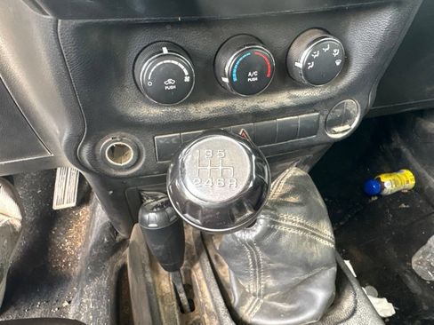 Used 2013 Jeep Wrangler Unlimited Sport AWD/4WD image 18