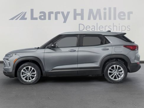 Used 2025 Chevrolet TrailBlazer LS w/ LS Convenience Package image 6