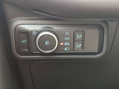 Used 2025 Ford Explorer Platinum w/ Ultimate Package RWD image 28