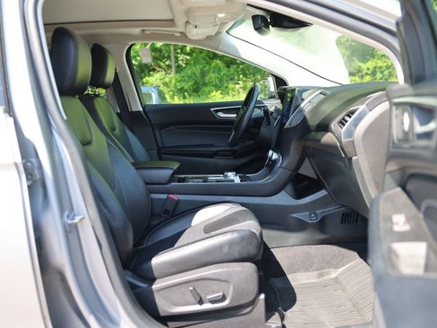Used 2022 Ford Edge Titanium w/ Equipment Group 301A AWD/4WD image 9